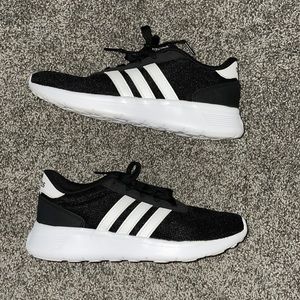Like new adidas sneakers. Size 7.